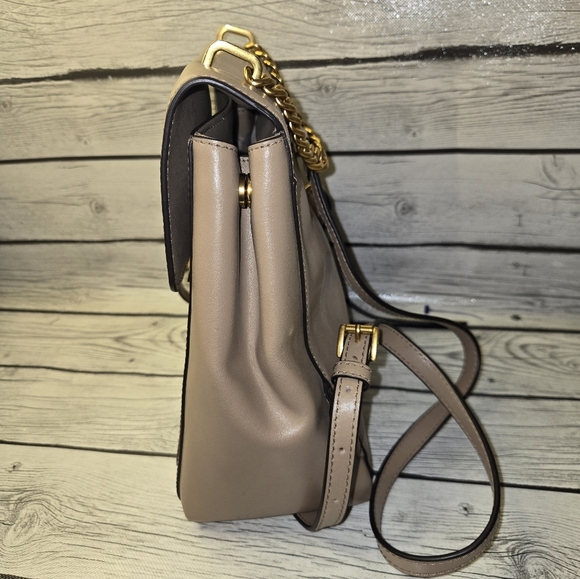 Michael Kors Mindy MD Leather Backpack Pre-owned main image 13